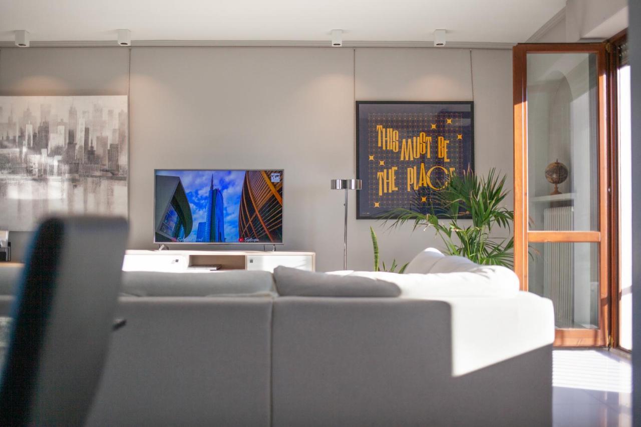 Stelvio Rooftop - Penthouse Skyline With Terrace And Jacuzzi Milano Eksteriør billede